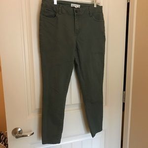 Green high stretch skinny pants